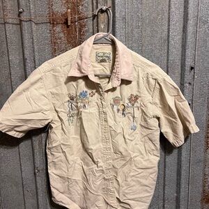 Rosettes embroidered top